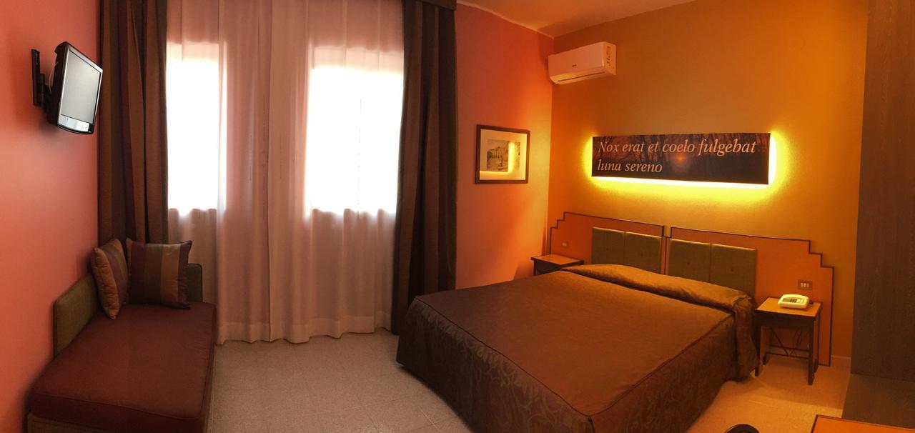 Hotel Orazio Venosa Buitenkant foto