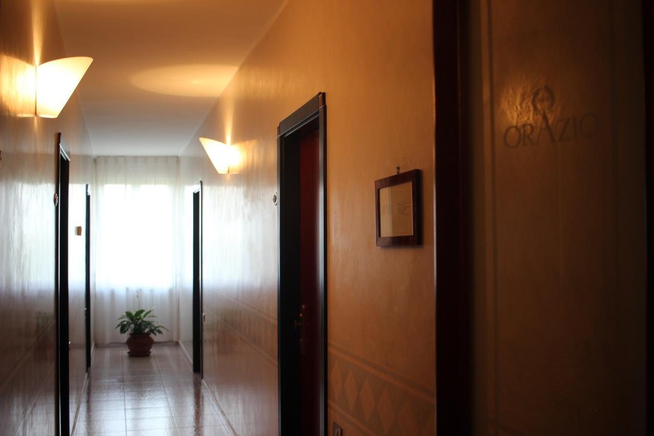 Hotel Orazio Venosa Buitenkant foto