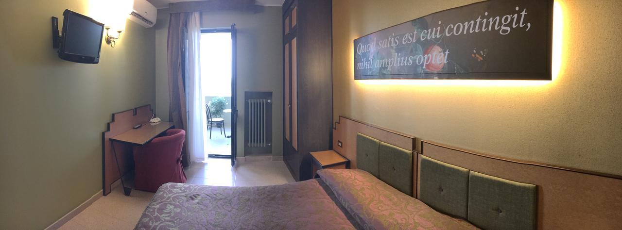 Hotel Orazio Venosa Buitenkant foto