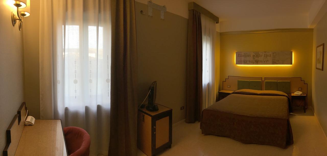 Hotel Orazio Venosa Buitenkant foto